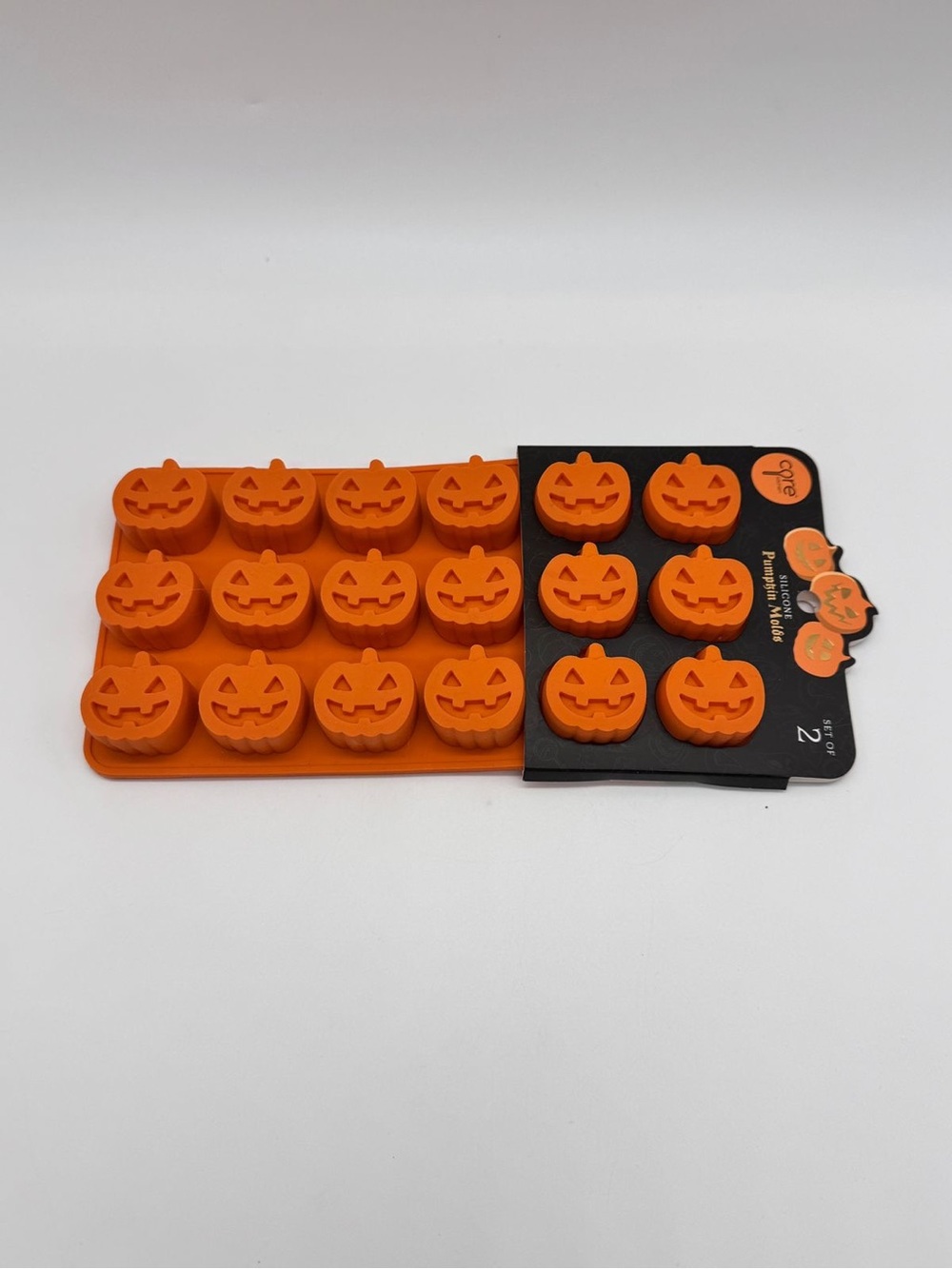New Core Kitchen Silicone Pumpkin Molds Set of 2 Halloween Jack-O-Lantern NWT